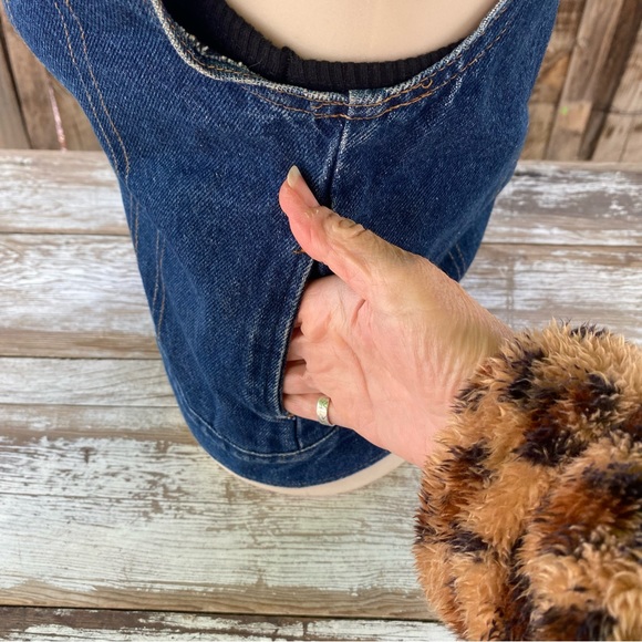 Vintage 80s dark blue denim Levis vest, pockets, snap front, biker hottie, Small - Picture 13 of 15